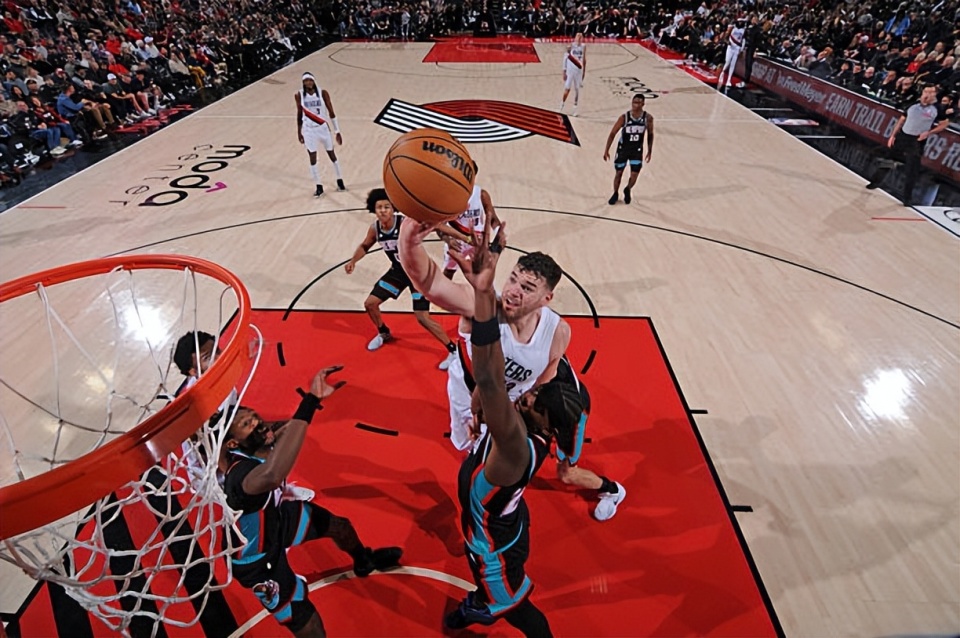 球盟会登录-风云突变孟菲斯灰熊集结日外线爆发冲刺阶段洛杉矶快船队长鼓劲，网友：费城76人围绕NBA季后赛战术微调的简单介绍